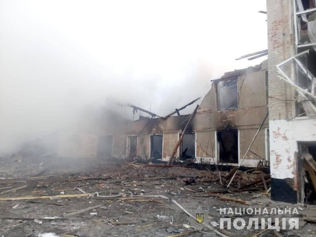Kharkiv region. Zolochevsky district. A woman covered her 4-year-old daughter with her body during enemy shelling and thereby saved her life at the cost of her own 
Her daughter and husband survived but were injured.
#StopWarInUkraine #Kharkiv #StandWithUkriane #StopRussia