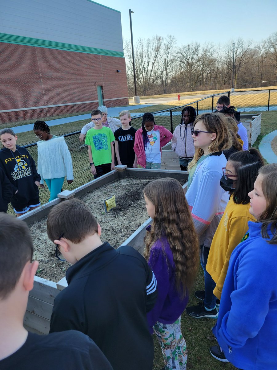 Took some time out of wrapping up academic work to do some work in our new garden beds. We planted strawberries and got rid of some weeds. Spring Break here we come!  #AvonisALLin
<a href="/NikkiHarrisonME/">Nikki Harrison</a> <a href="/MelissaMcColl16/">Melissa McCollum</a> <a href="/AvonOLC/">Avon Outdoor Learning Center</a>