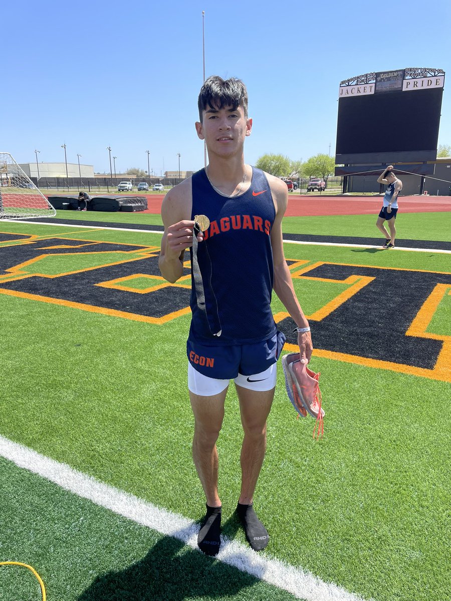 jehs_track's tweet photo. We had a great day yesterday getting first in the mike relay, second in the mile, third in the 200, and first in the 300 hurdles! Great job jaguars! https://t.co/jObDVPdnRb
