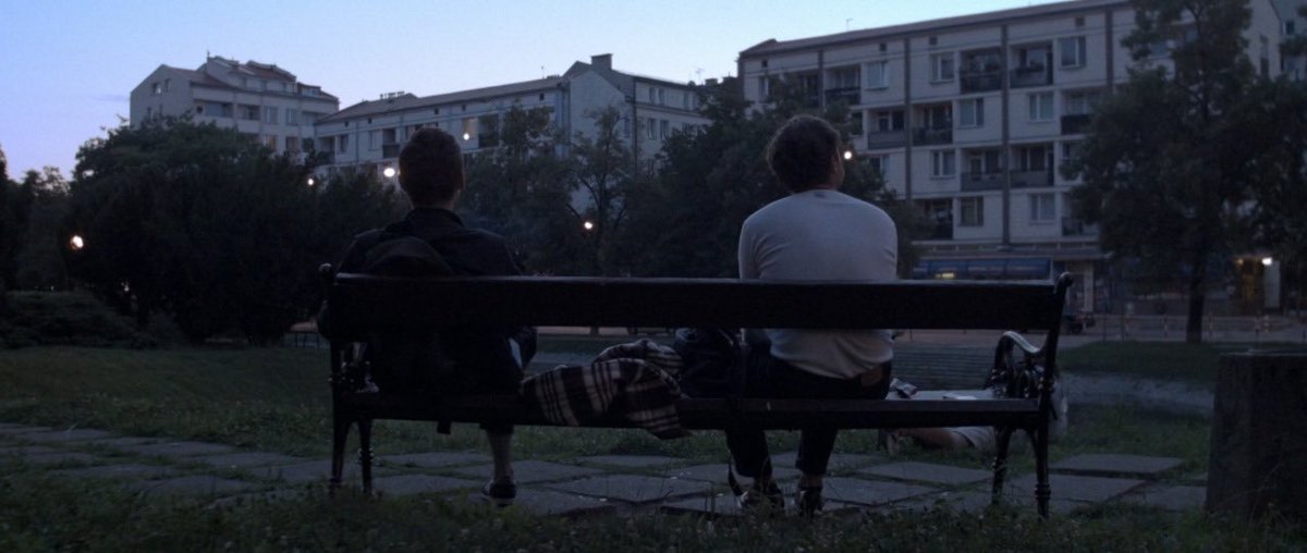 mubiitalia's tweet photo. ALL THESE SLEEPLESS NIGHTS di Michał Marczak tra finzione e documentario ci offre uno spaccato nostalgico e inebriante delle notti a Varsavia di due giovani studenti. #filmdelgiorno https://t.co/AmJGAItgXp