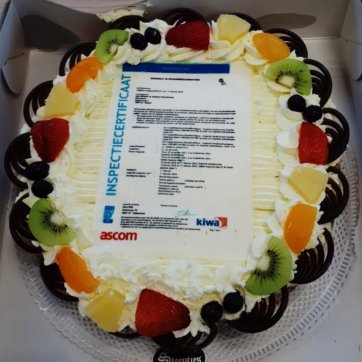 Met trots hebben we gisteren het #inspectiecertificaat #Brandmeldinstallatie (BMI) overhandigd aan het nieuwgebouwde <a href="/IsalaZiekenhuis/">Isala</a> en <a href="/noorderboog/">Noorderboog</a> te Meppel. En dat werd gevierd met taart! 
Bedankt @EQUANSNL voor deze mooie opdracht en het vertrouwen.