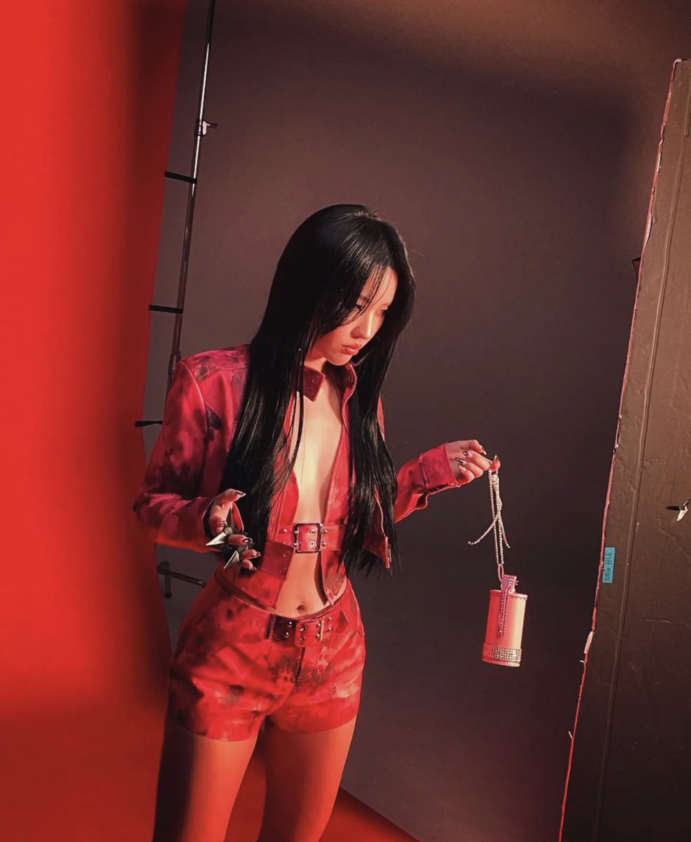 syeonblossom's tweet photo. soyeon is actually the finest woman ive ever seen https://t.co/puEmKFnivL