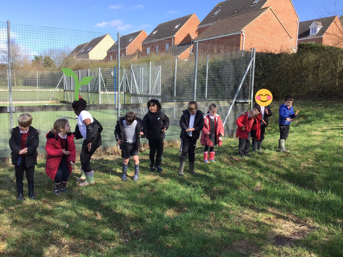CharterYr2's tweet photo. #ScienceWeek #CharterScience Today we planted wild flowers. #funwithflowers We will be observing the changes that happen over the next few months. ☺️🌱🌺 https://t.co/DP0SqWJXPF