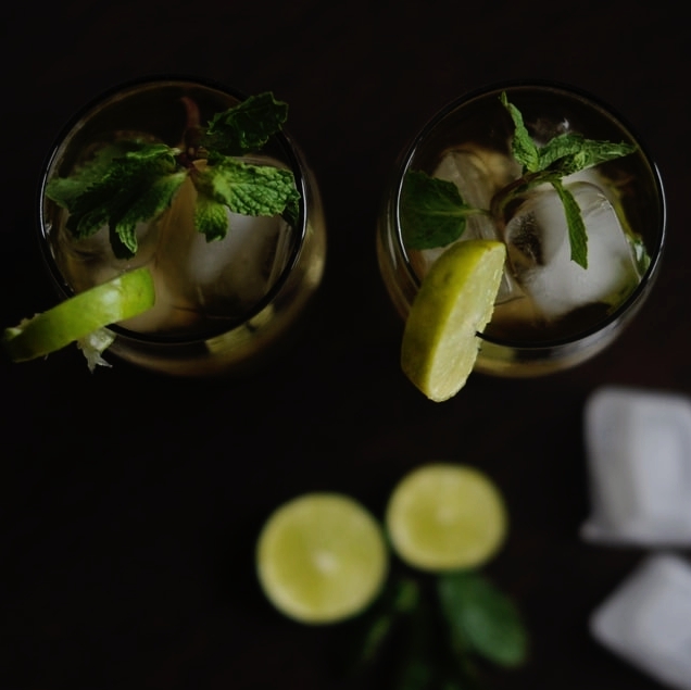 LoveTrouvaille's tweet photo. Lets go wildly green with our cocktails today 💚💚💚💚💚. Apple, pear, mint, lime, basil, thyme, rosemary matcha. ALL pair with #BlossomAndHopsGin of course. 

Happy #StPatricksDay 🍀🍀🍀🍀🍀🍀🍀🍀🍀

#HappyStPatricksDay #ALuckyFind

Media Source: Sanah Suvarna, Unsplash https://t.co/3MiBKJdPg8