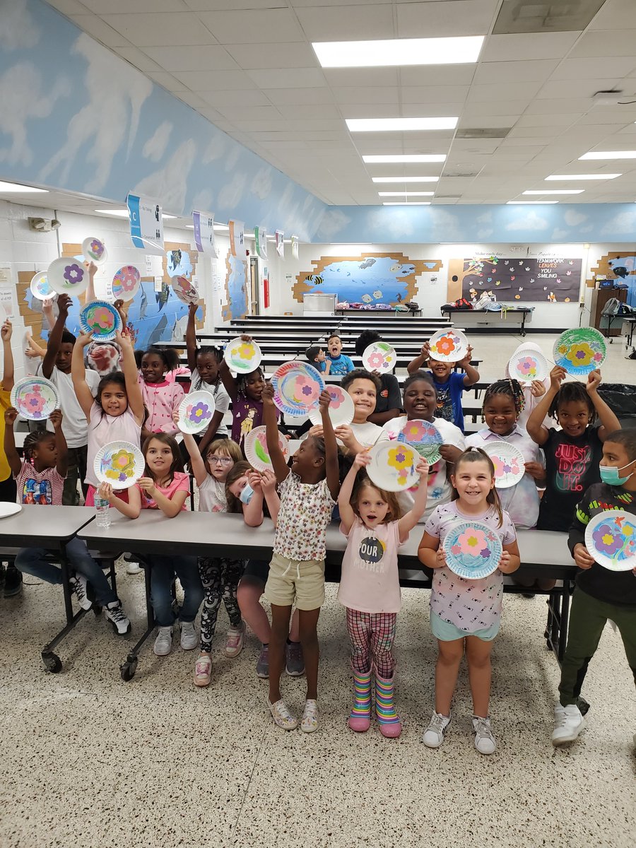 BrevAfterschool's tweet photo. Spring Art was created by the students at Palm Bay Elementary. #Spring #AfterschoolWorks #BAS321 #FL21CCLC https://t.co/Ggv8n6pn0x