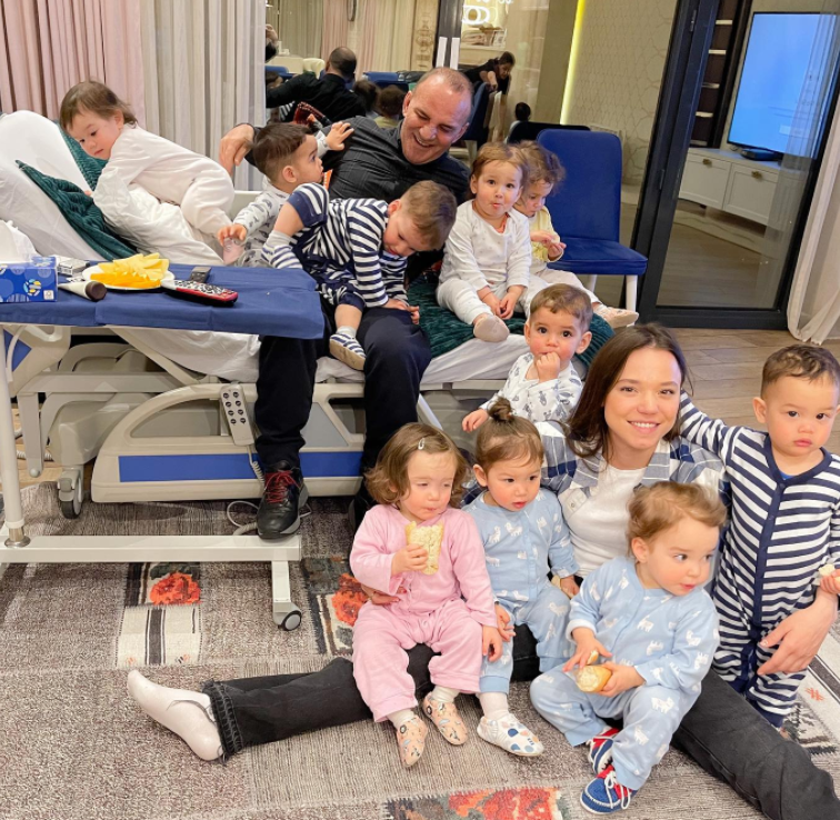 So there's this mom on Instagram (batumi_mama) who has 22 babies under the age of 2, all born to surrogates, and what I find most surprising about my reaction to this is that I find it really unsettling to see that many babies together. what if they organize. what then.