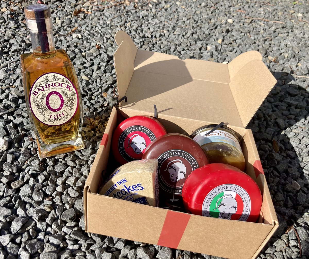 When in Selkirk…<a href="/Selkirkdistill/">Selkirkdistillers</a> Bannock Gin 🍸&amp; a selection of cheeses from <a href="/damnfinecheese/">Martha the Mouse 🐭</a> 🧀🐭