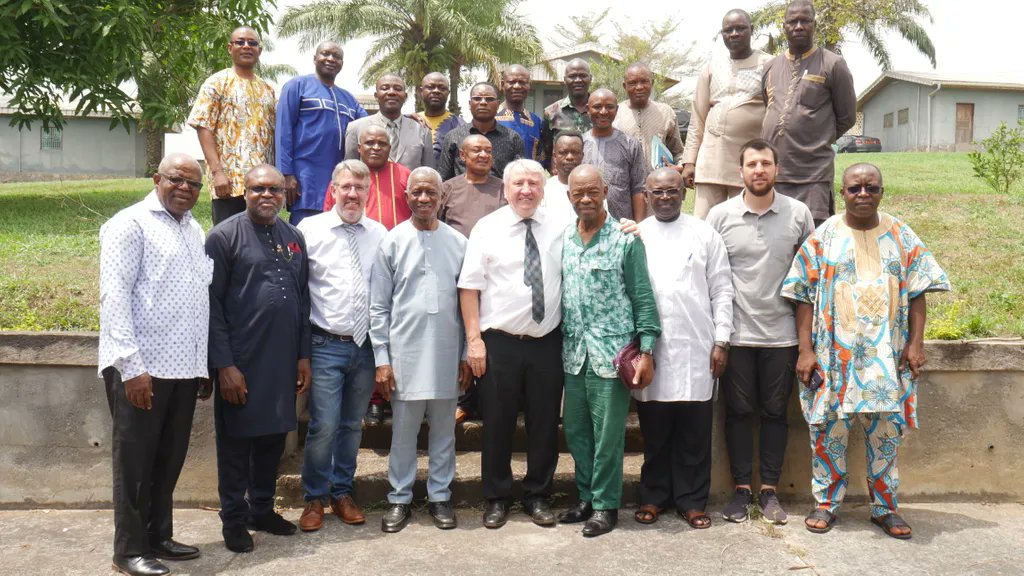fgmcm_org's tweet photo. Peter Schneider, Christian Schneider, Johannes Schneider (Ecclesia, Love In Action) and The Executive Council.
#FGMCameroon
#MPECameroun
#FGBNINFO
#FGBN
#Cameroon https://t.co/AJ4IMMDWxb