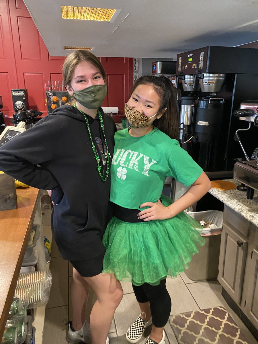 OldMillCafeEC's tweet photo. Luck ‘O the Irish to Ya! ☘️💚🐸🍀🪲🫒 https://t.co/VLxcX52dsM