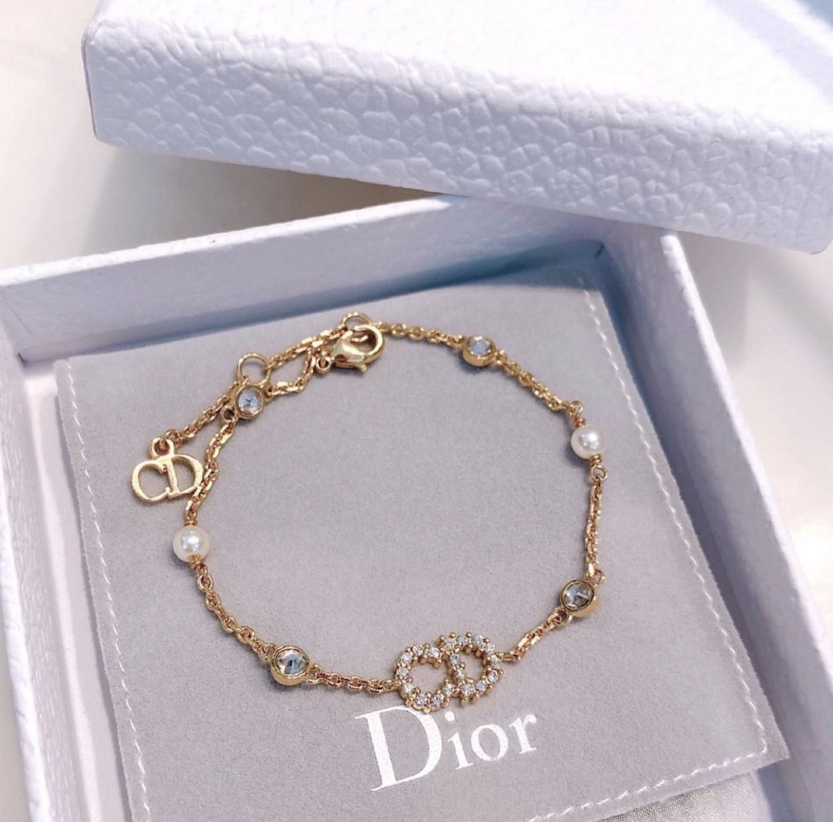 bottegalolita's tweet photo. Dior bracelet https://t.co/R5qvbJrw0c