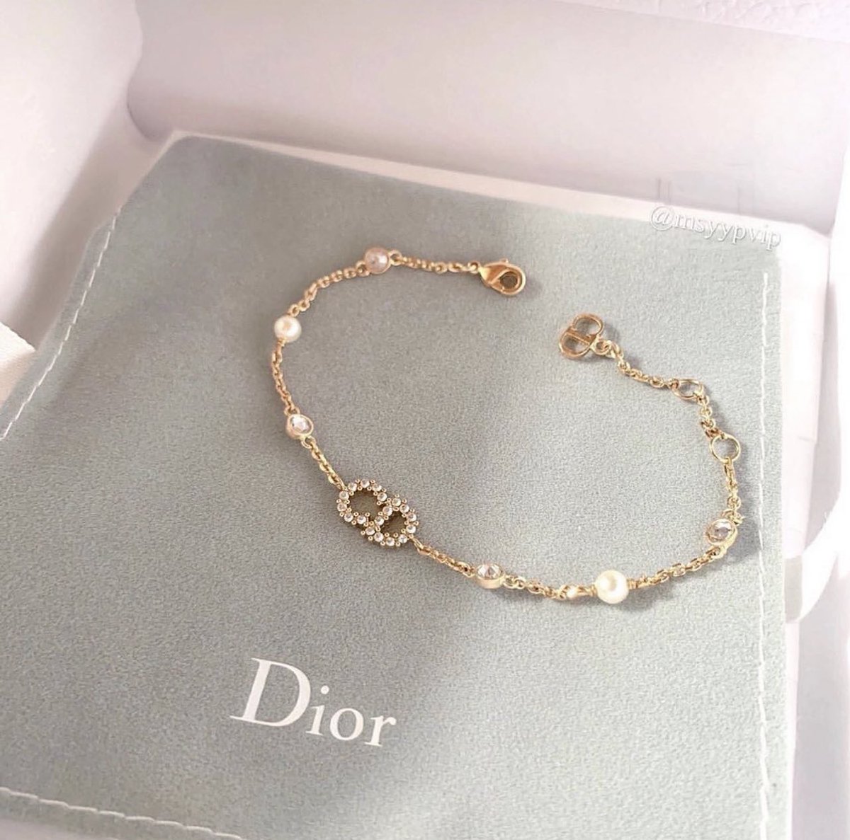 bottegalolita's tweet photo. Dior bracelet https://t.co/R5qvbJrw0c