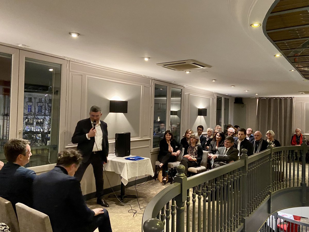 Emmanuel Capus tweet media