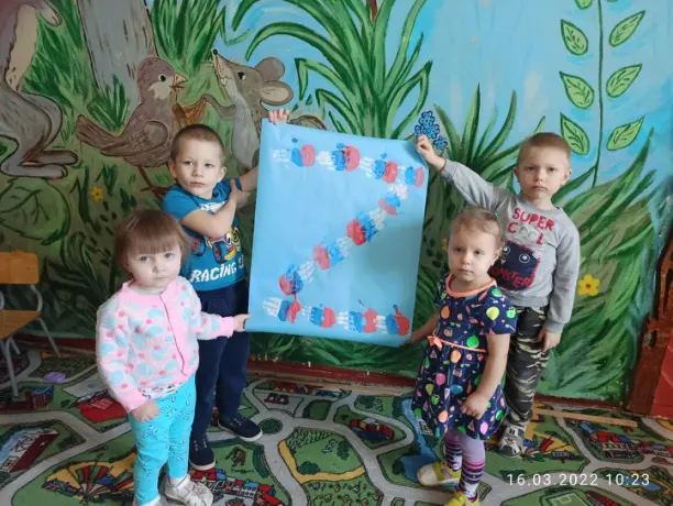 Kira_Yarmysh's tweet photo. Мы не позволим вовлекать детей в политику, говорили они https://t.co/ndWaE2X2Vq