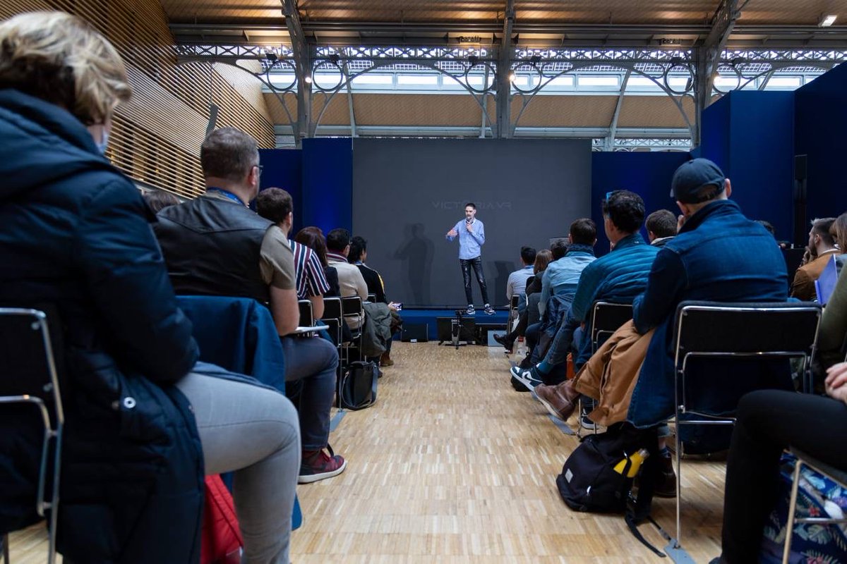 VictoriaVR's tweet photo. It was standing room only when we took to the stage at Virtuality's 'Enter the Metaverse' today. We addressed a packed out crowd, sharing our vision for the Victoria VR Metaverse as well as some incredibly exciting new footage &amp; breaking news! 

@Virtuality2022

#VictoriaVR #VR https://t.co/H7zEBKkXXM