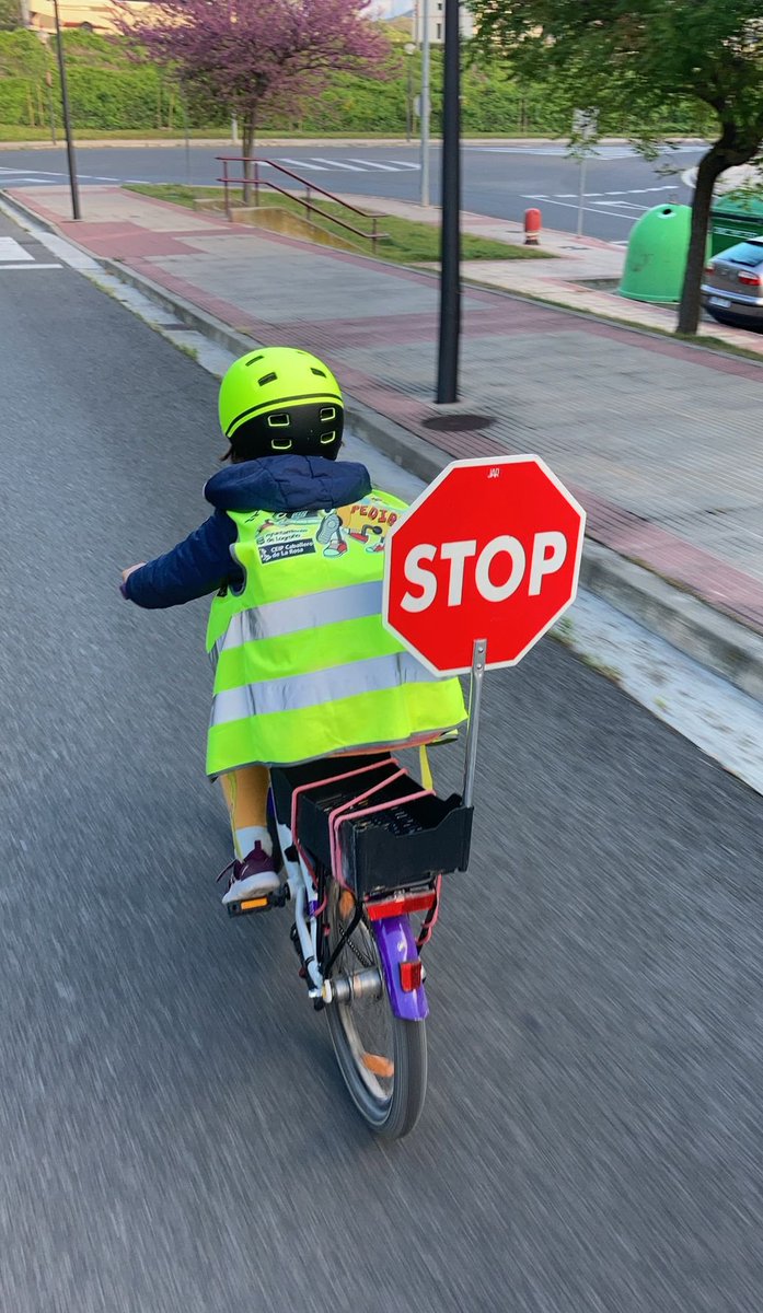 C_DAD_S's tweet photo. ¿Qué herramientas tiene la infancia para reclamar su derecho a la ciudad? https://t.co/J9HjudgdDv