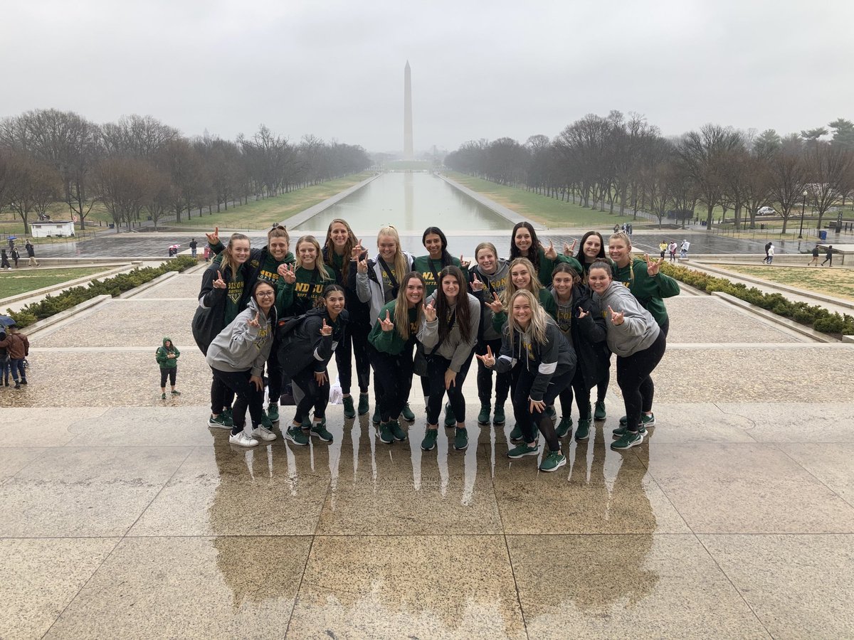 DarrenMueller7's tweet photo. Played tour guide, we learned a little history today and did a little singing in the rain on our DC tour.  No ☔️ needed https://t.co/GfirCX1vdA