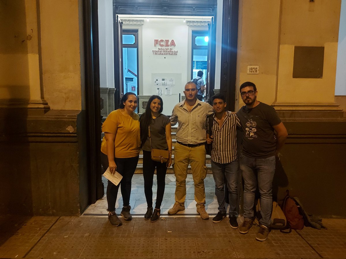 germanrod29's tweet photo. El reformismo universitario llegó al Claustro de la @FCEA_UdelaR. 

Nada mas lindo que hacerlo con este equipazo @CER_Economia 💜💛 https://t.co/b56hedpe8u