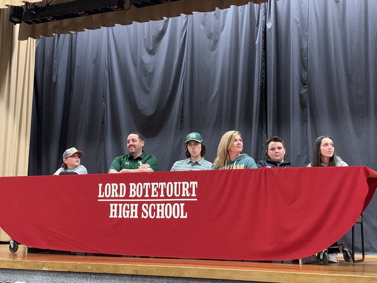 CoachLB's tweet image. Congratulations to Bryson Harvey for his signing with William and Mary College as a kicker. @catawbacrazies