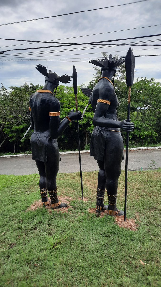 fernandpetronio's tweet photo. Heróis que lutaram em defesa do nosso povo. #caciqueAperipê #CaciqueSerigy. Escultura @WillyVelenzuela https://t.co/bTINjJxcM2