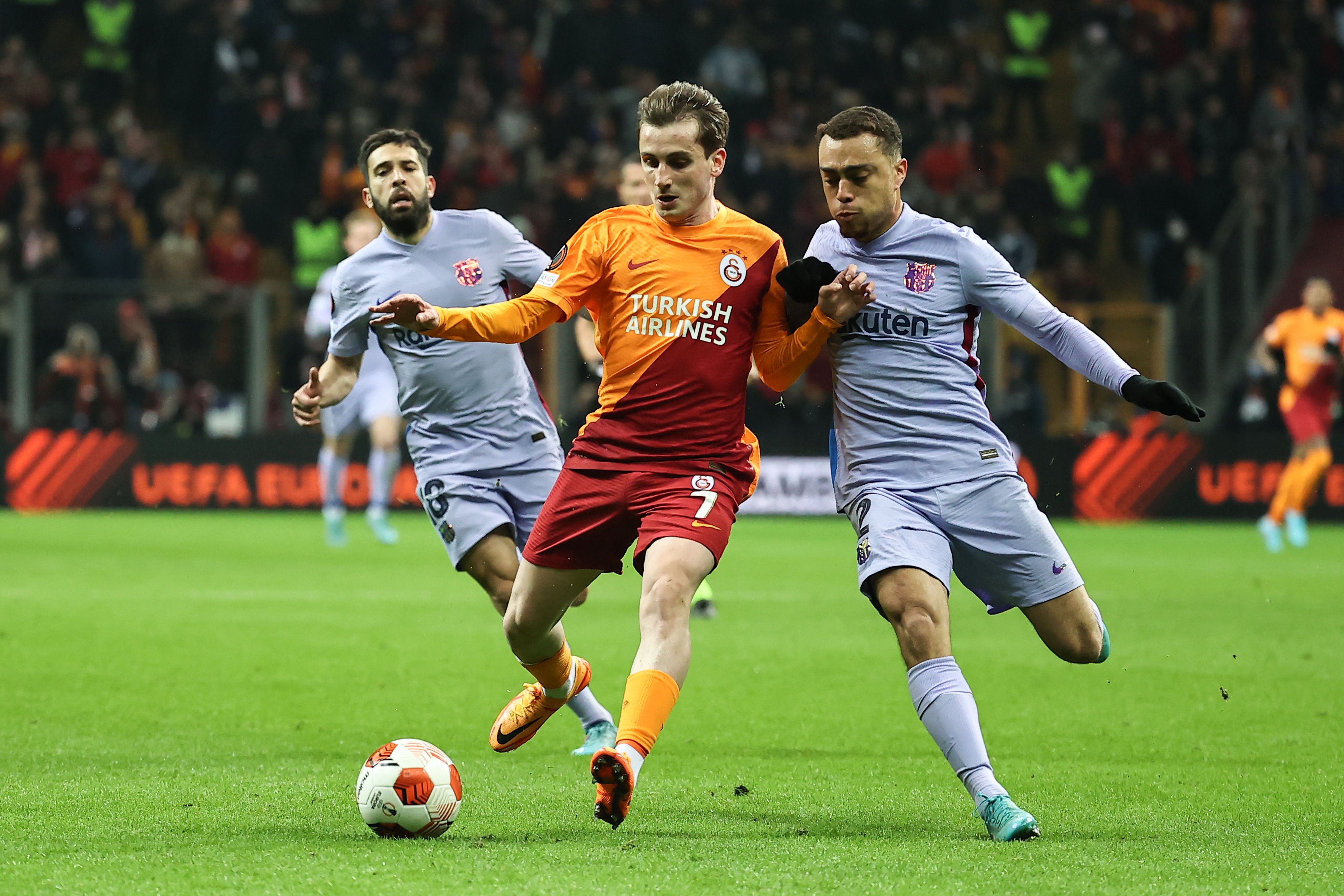 Galatasaray SK on X: İlk yarı sonucu: Galatasaray 2-1 Beşiktaş #GSvBJK   / X