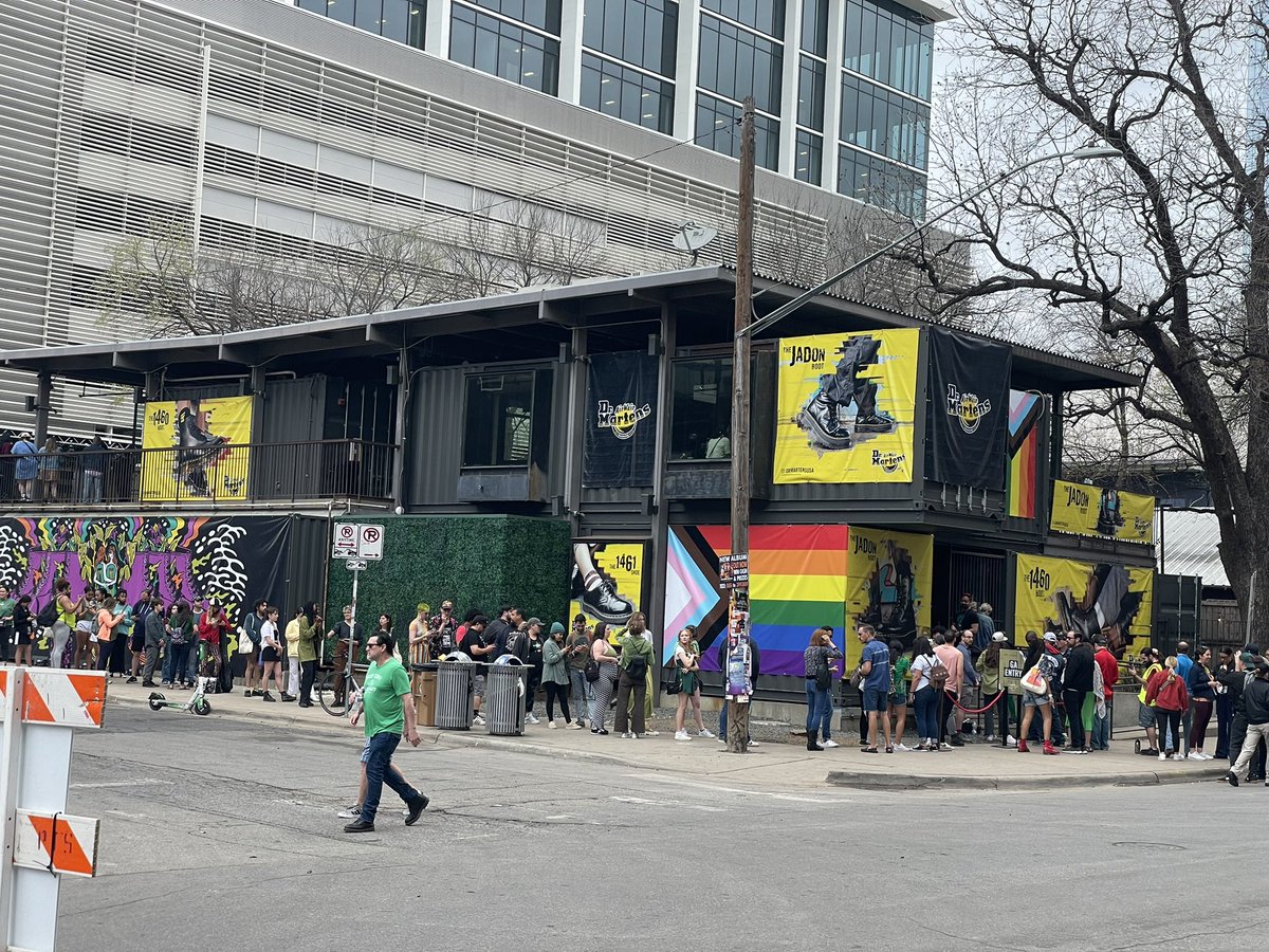 SXSWalls tweet media