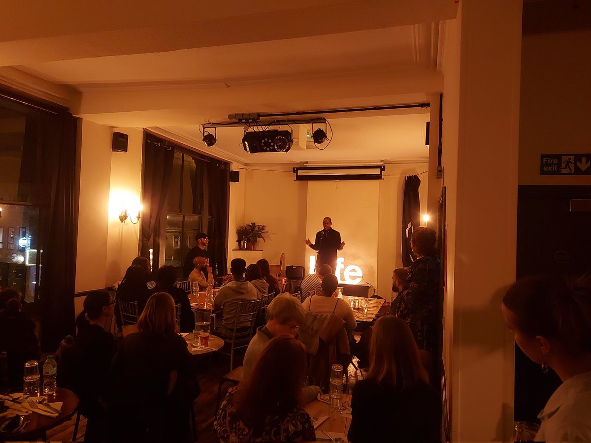 Tonight for <a href="/ap4l/">A Passion for Life</a> we are at the <a href="/TheHonorOak_Pub/">The Honor Oak</a>,  where <a href="/AllSoulsLP/">All Souls Langham Place</a> FG pastor, Tobias Brown, is sharing his story of how he came to faith as well as telling us how Jesus is the light of the world to came to bring us life!!
#findlifethatlasts #lightoftheworld
