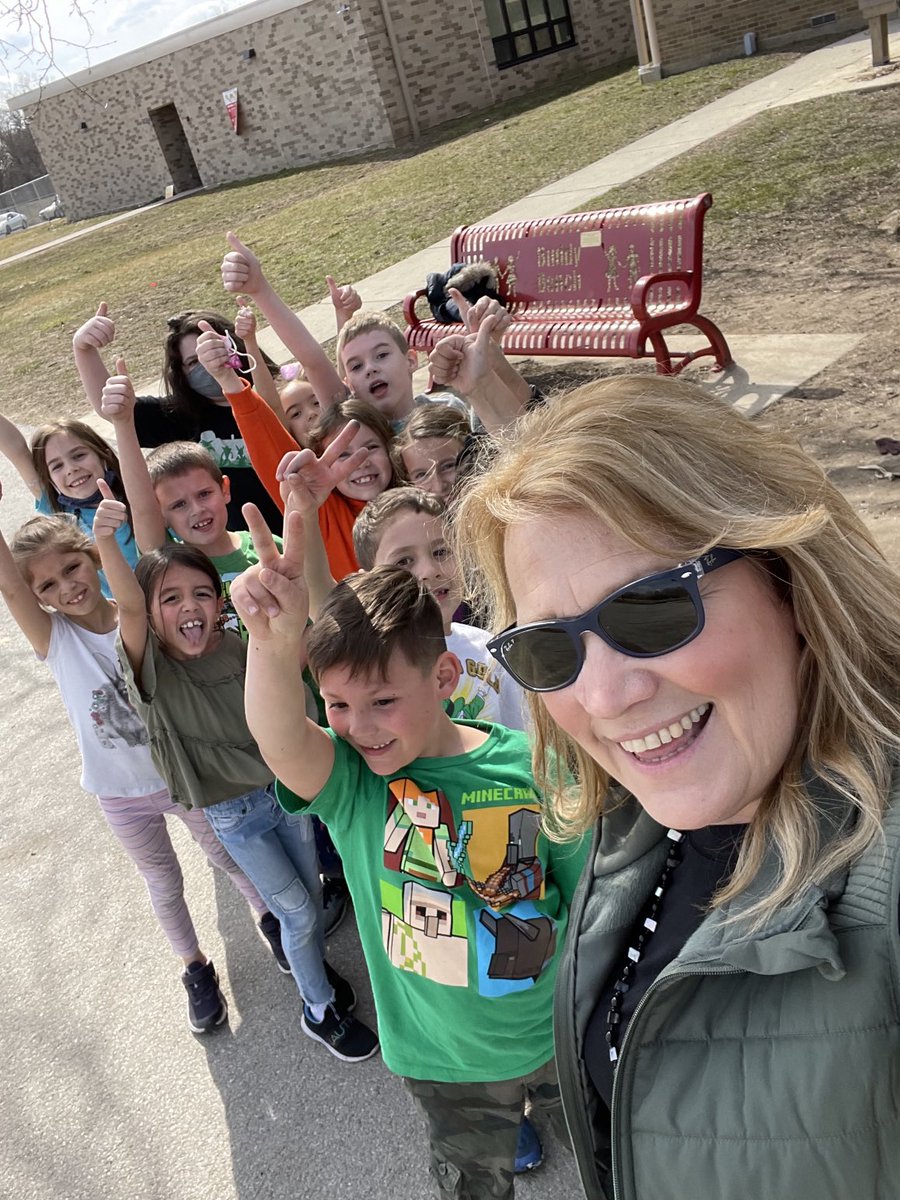 Congrats to Mrs Higgins class! They won the Principals challenge and earned an extra recess! #perfectdayforanextrarecess #bobcatproud ⁦⁦<a href="/Zeb_Kellough/">Zeb Kellough</a>⁩ ⁦<a href="/SHigginsBGCS/">Stacey Higgins</a>⁩