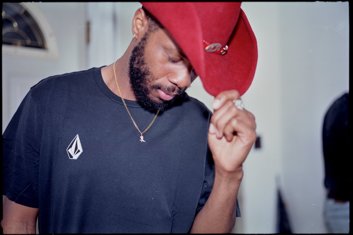 fattonyrap's tweet photo. The full version of my Neon Moon mix is on spotify now for your playlists

Photo: @meredithtruax 

https://t.co/V96OnhWWJo https://t.co/jAcLsxIjyW