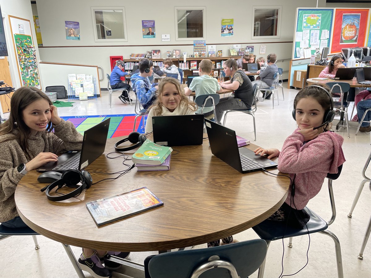 PlymouthSch's tweet photo. Students at West recently celebrated Read Across America by reading various books from across the US. @WestElemTech Teacher, Ms. Boucher, led students on a Google Earth tour giving them an opportunity to listen to read-alouds while exploring different settings from stories.📚🌎 https://t.co/rsSl9jqNQt