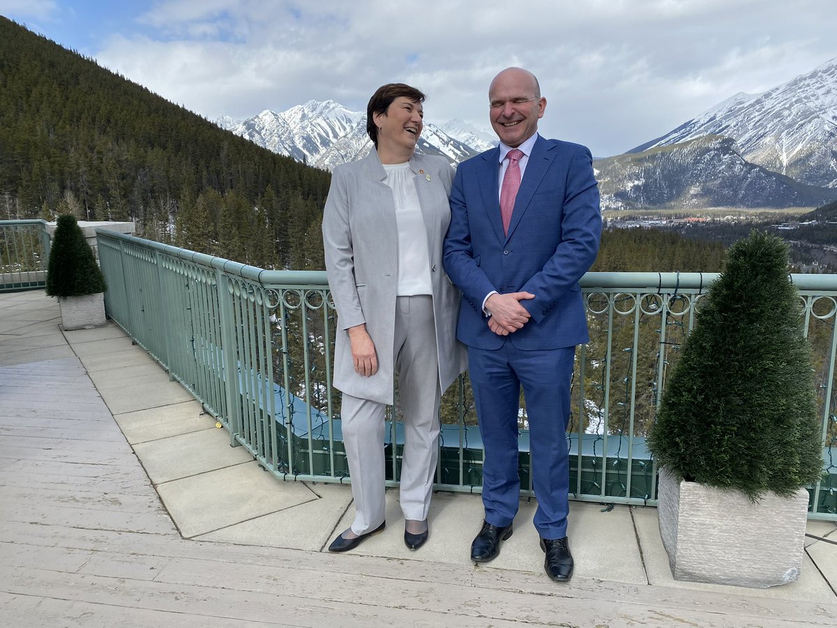 Karen_Banff's tweet image. It is a very good day for tourism in Canada and Alberta. Thx @R_Boissonnault for spending time with us today @BLLTMedia @Banff_Town @RimrockResort @banffmayor @TIAC_AITC @DestinationCAN  Let’s go!