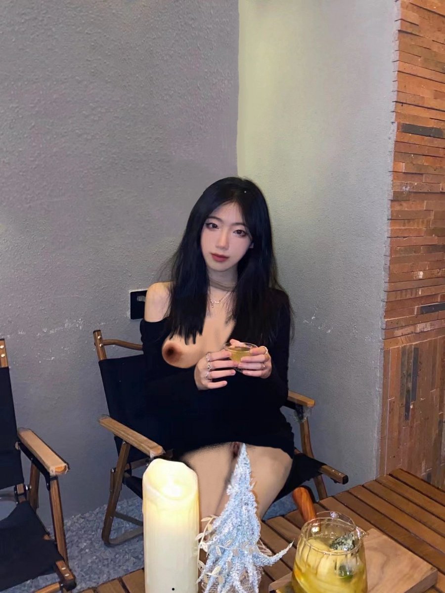 Limassssssssss's tweet photo. 哥哥看见了吗 #暴露狂 #反差婊 https://t.co/7pAuI6f758