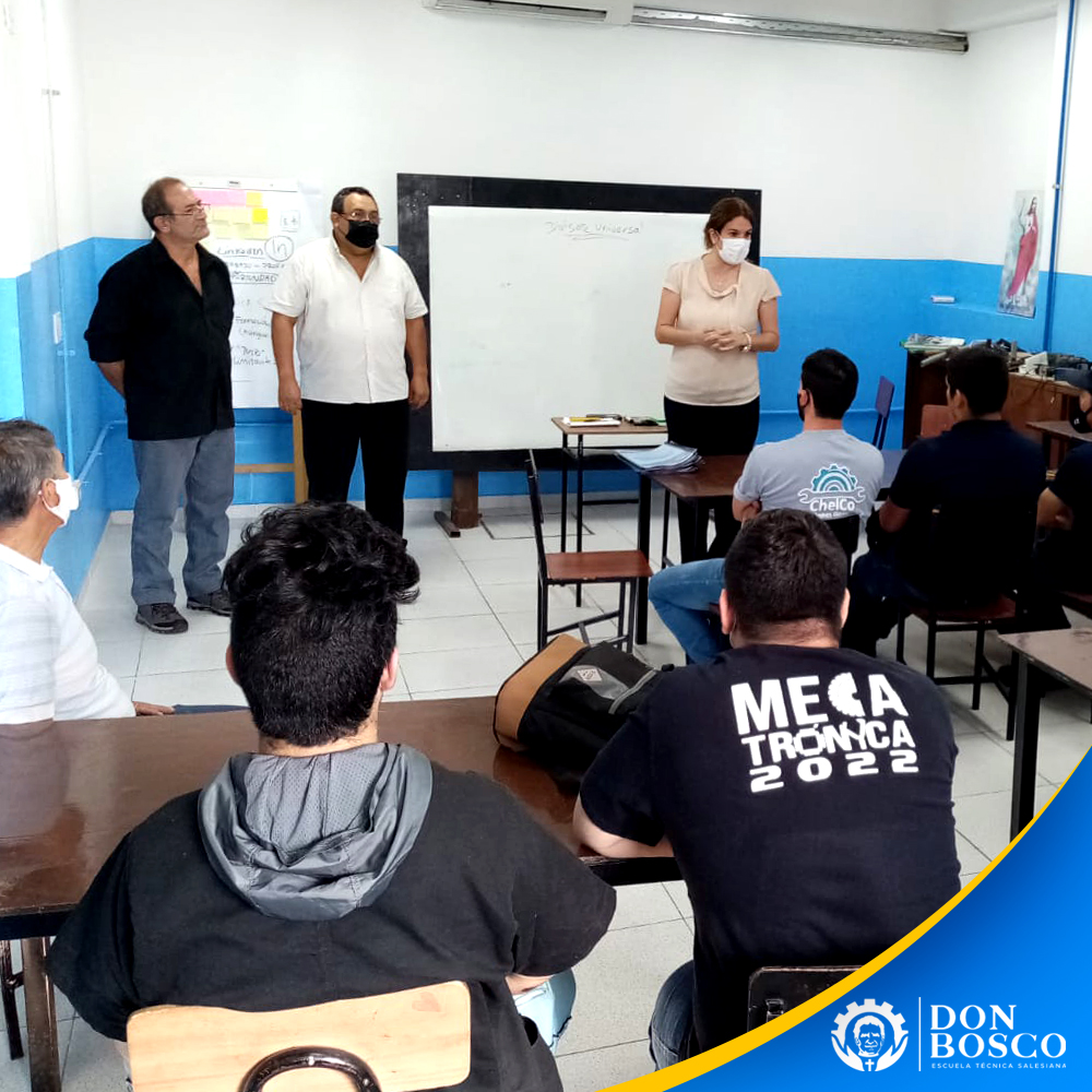 En la tarde del miércoles 16 de marzo inició el curso de capacitación de Fresado Mecánico dirigido a docentes y técnicos. 

Durante el curso, los participantes recibirán capacitación en manejo divisor universal y confección de engranajes rectos y helicoidales.