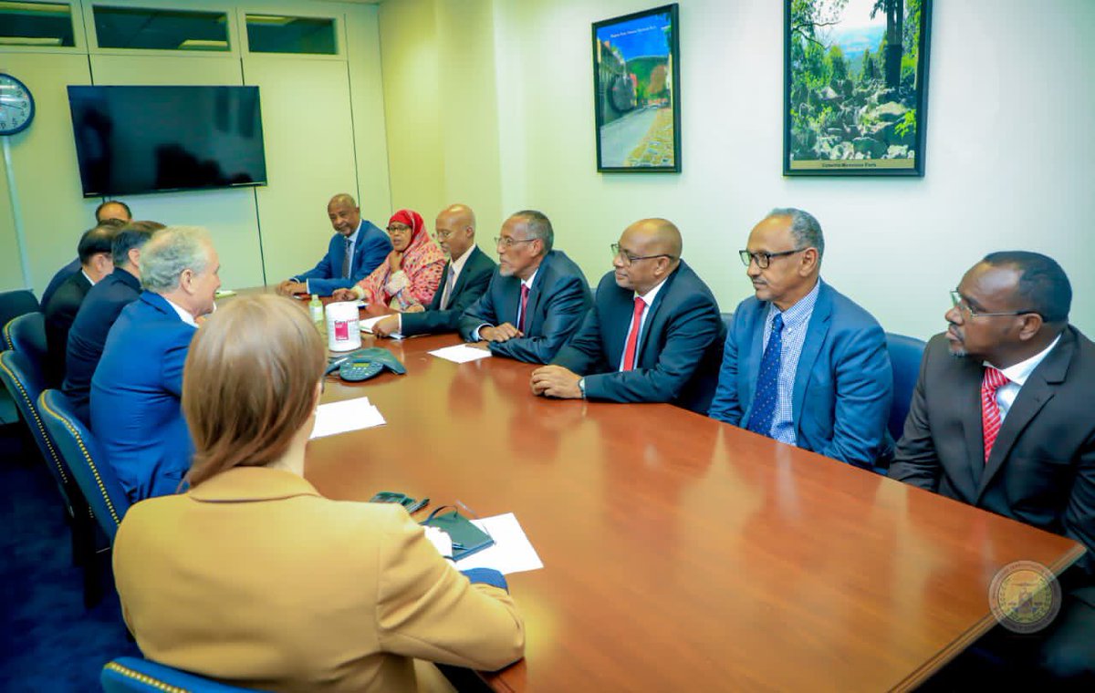 musebiihi's tweet photo. An honor to meet with @ChrisVanHollen and @SenatorRounds of the SFRC Africa Subcommittee. Somaliland has long sought a closer security partnership with the U.S. Today, we are privileged to have friends in Congress that recognize the urgency of partnering to fight terrorism. [1/2] https://t.co/kRTvLGsNah