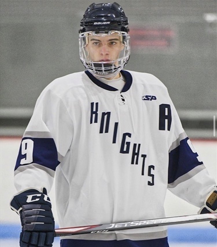 Congratulations to recent Sem graduate and former assistant captain Anthony Persi ‘20 on committing to Castletown University!  🛡⚔️🔵