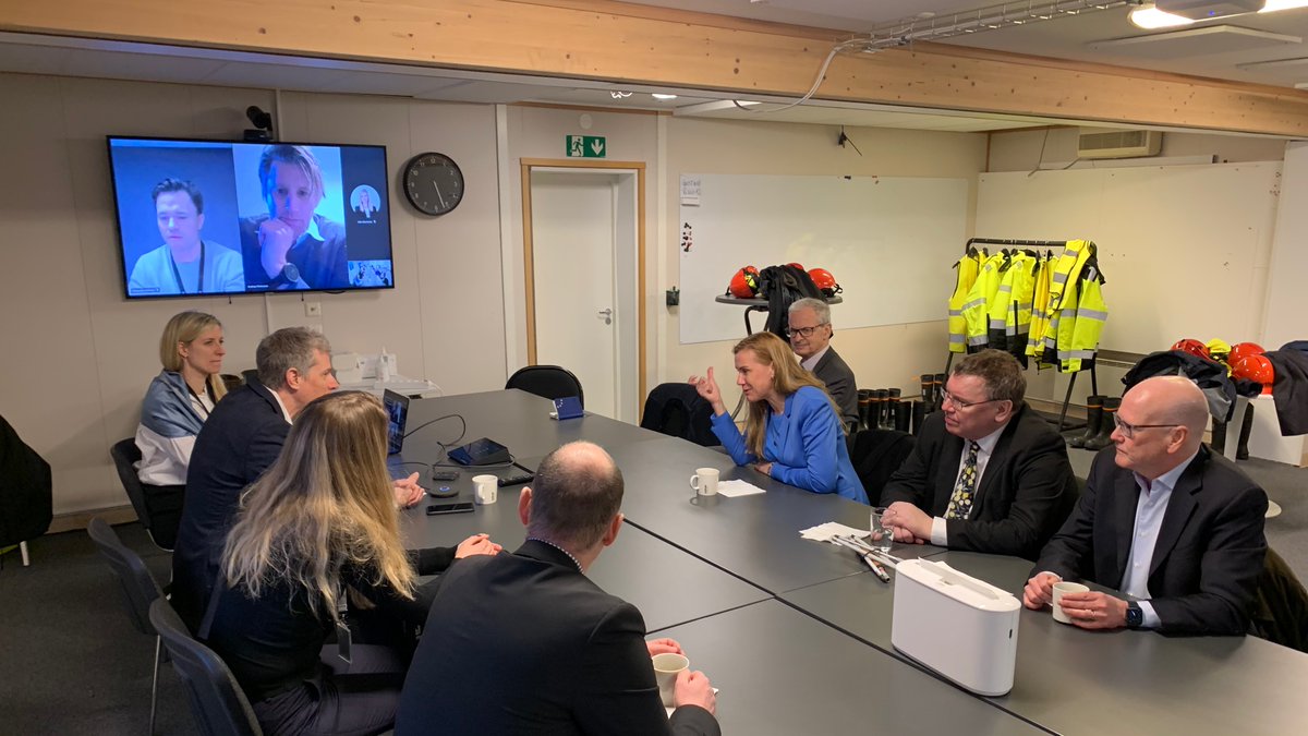 European innovation at its finest at @northvolt! #Northvolt AB is a Swedish 🇸🇪 battery developer & manufacturer, specializing in lithium-ion technology for electric vehicles⚡️ Very happy to visit their facility in Skellefteå & have a future-looking discussion! #EnergyTourEU