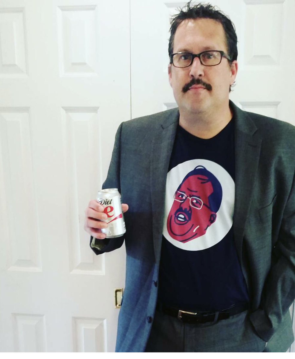 phelpshoops's tweet photo. Or should I say Stan van gundy? #formawall https://t.co/QMsQfibdZR