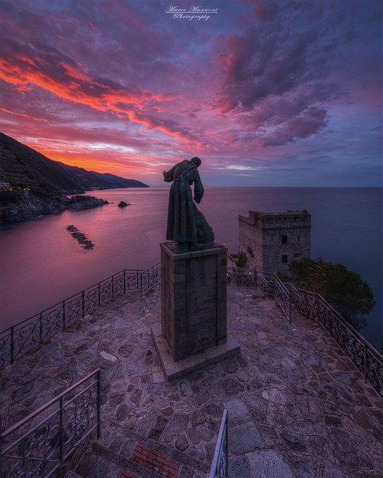 海を目の前にして🌊 📌モンテロッソ修道院 @italia from @TurismoLiguria 📸 via IG: marcomannoni9