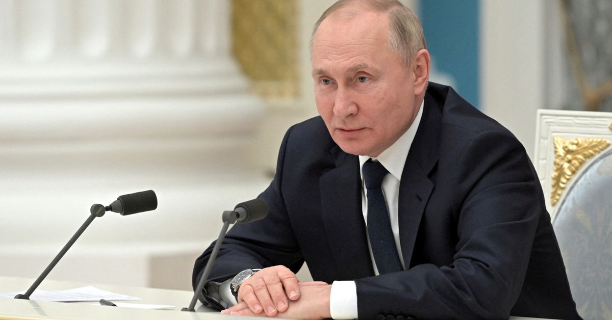 Putin's warning to 'traitors' sends chilling message reut.rs/3MXIGIB