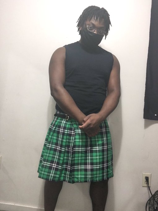 Bought this on a whim and I’m rocking it. 🍀 https://t.co/Gh1dUF5uEL