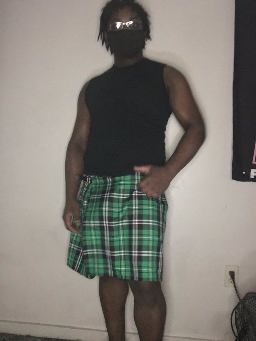 Bought this on a whim and I’m rocking it. 🍀 https://t.co/Gh1dUF5uEL