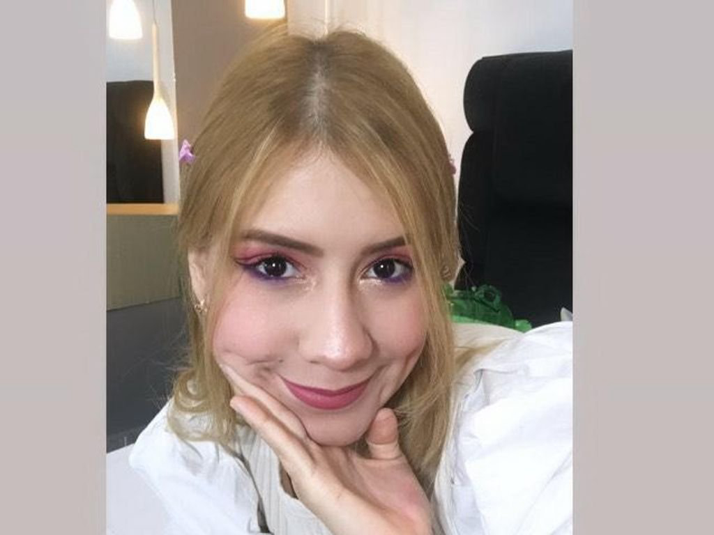 Liss_Rouss's tweet photo. I'm online right now on SkyPrivate - pay-per-minute system for Skype live shows. Call me right now in private here: https://t.co/SiZU1j3hgy

https://t.co/EjoFdkr0un https://t.co/02eNNg8Xem