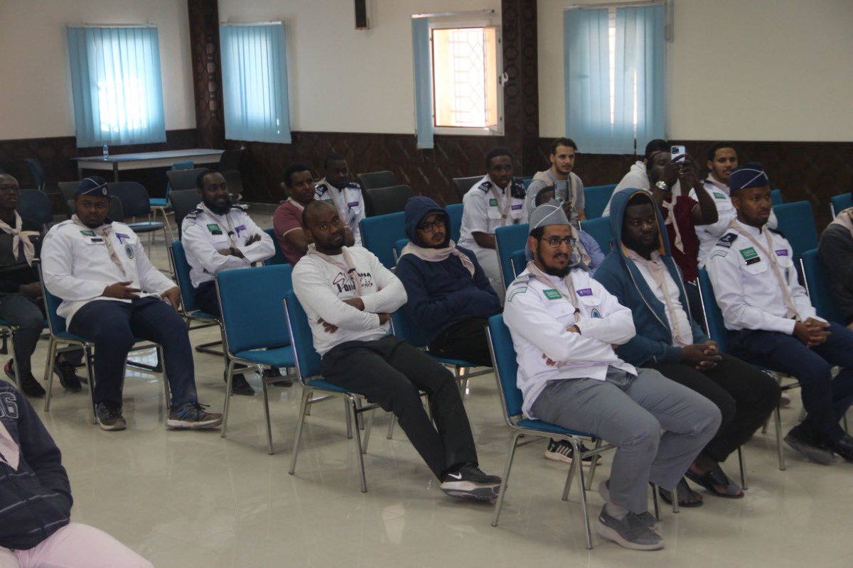 اختتمت عمادة شؤون الطــــلاب
الدراسة الأولية والتأسيسية لقادة
الوحدات الكشفــــيـة بالجامعــة
الإسلامية .
.
.
#عمادة_شؤون_الطلاب
#الكشافة