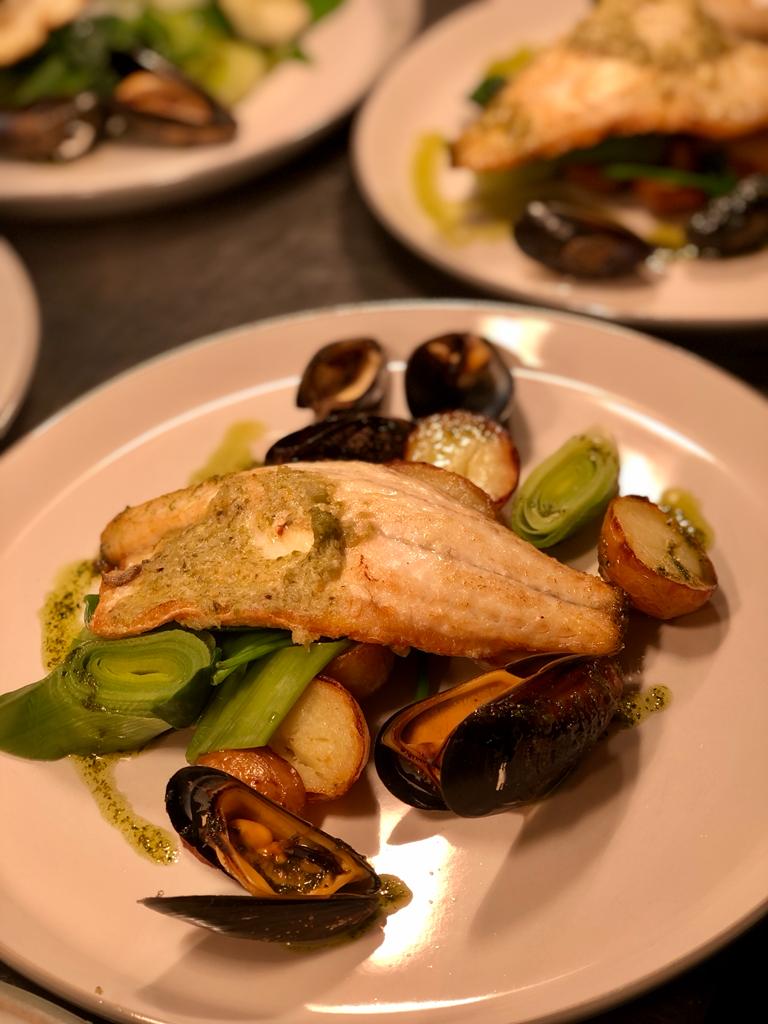 Fillet of wild line caught Seabass,Roasted River fowey Mussels, cockle and Dill Gherkin butter, Sautéed Garden Leeks, blanched Pak choi, Buttered Mange tout and Sautéed potatoes. 

#farthingshotel #farthings #menu #food #seafood #seabass #riverfowey