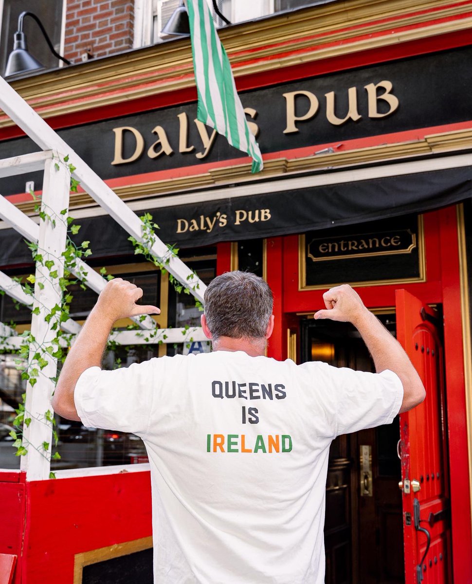 Queensboro_FC's tweet photo. HAPPY ST. PATRICKโS DAY ๐ฎ๐ชโ๏ธ
Stop by Dalyโs Pub in Astoria for a perfectly poured Guinness and great conversation with bar owner Ruari Daly and fellow fans of the beautiful game!
Full article here: https://t.co/3VEpdVq2zA
#SupporterSpotlights #QBFCII https://t.co/aBiT8Nm1VK