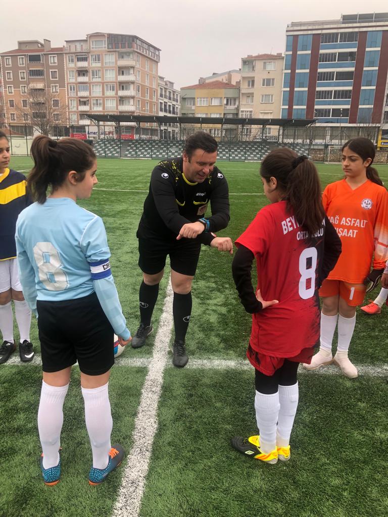 haltzalp's tweet photo. Anadolu yıldızlar ligi kız futbol alt yapıların gelişmesi adına güzel gelişmeler.
İstanbul Avrupa yakası- İstanbul Anadolu yakası yıldız kız takımları
#Referee #Refrespect #Anadoluyıldızlarligi #kızfutbol @analigsb #Kırklareli https://t.co/bmvX0ShQdV