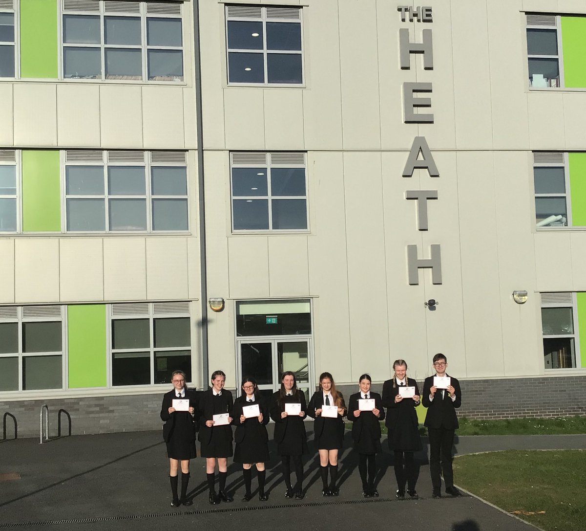 HeathMaths's tweet photo. Fantastic afternoon at the @Advanced_Maths feast!  Our y10 students were amazing and worked excellently as a team receiving the teamwork award as well as winners of round 3! 🏆 #proud #hardwork #teamwork @TheHeathSchool https://t.co/zgojc898AJ