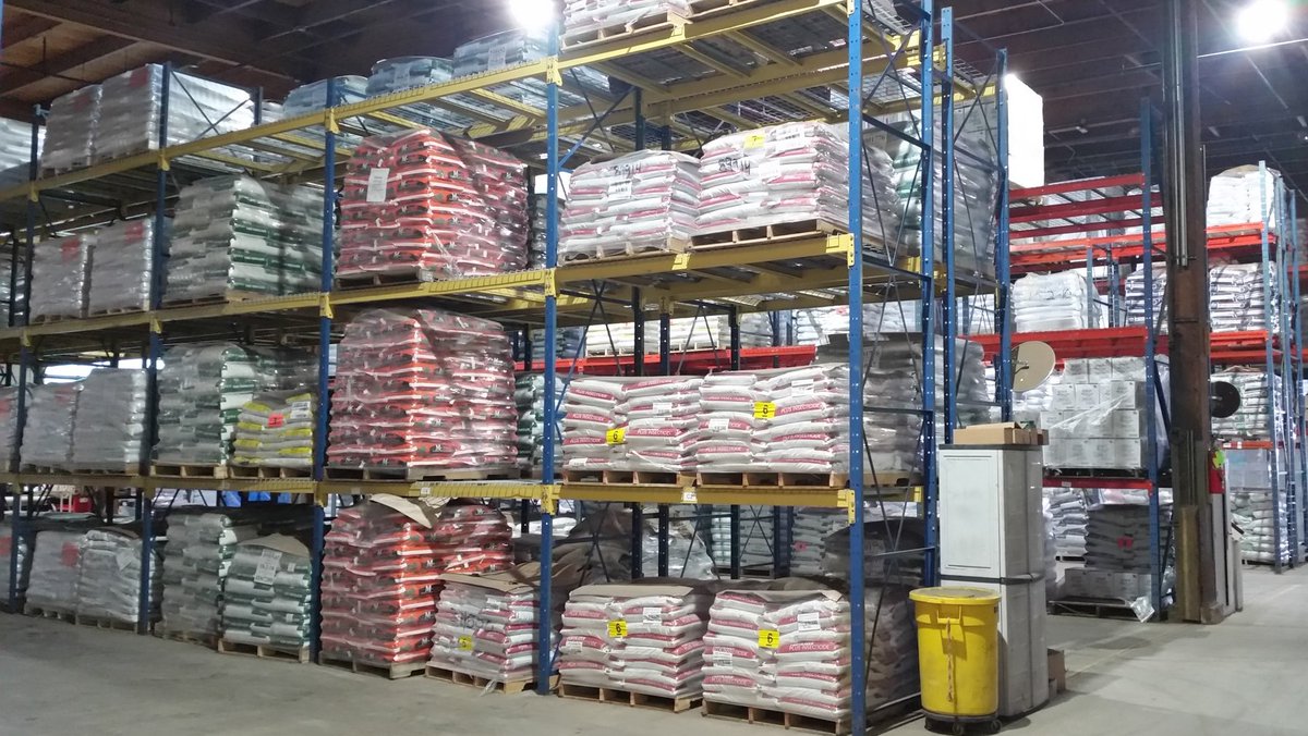 Fertilizer prices are rising, which makes now a great time to review your fertility program and think about how to get the best results for your money. Can your turf tell the difference between high-priced and lower-cost options for the same nutrients? 👉bit.ly/3KUiv3W