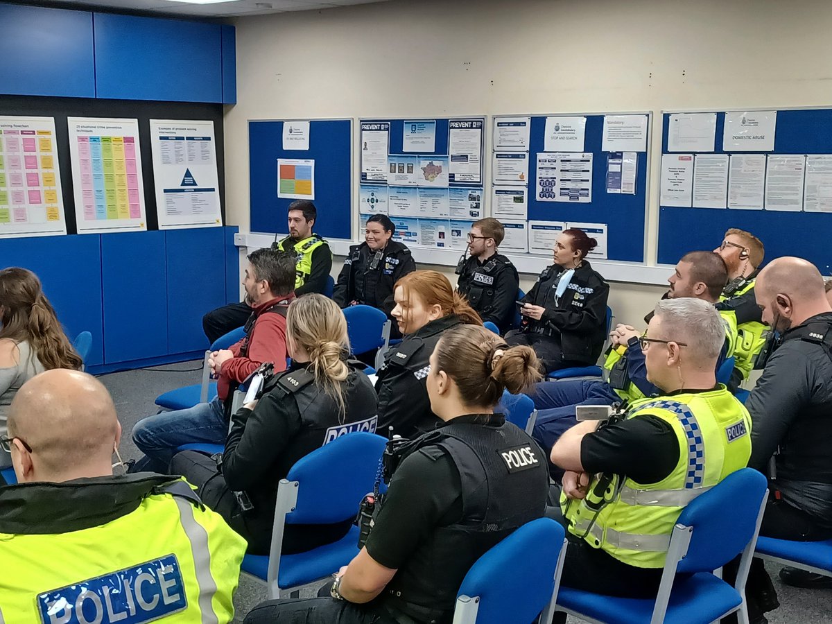 HY138 from the #CIP team was out today in <a href="/PoliceWarr/">Warrington Police</a> with Special Constables from <a href="/CheshPolSC/">Cheshire Specials</a> we took part in a large scale operation to stop drug dealing in communities within Cheshire. 
DW929 arrested a male for numerous offences. 
#SCThankYou #TimeWellSpent #SayNoToDrugs