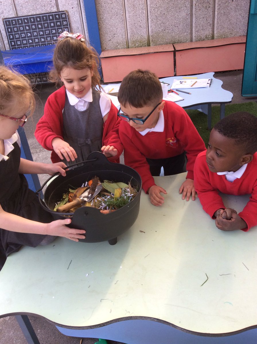 gillmarsh11's tweet photo. Reception have been collecting ingredients for compost stew
#JoeysUTW #JoeysEYFS @stjs_staveley https://t.co/DHEEQuoLBf