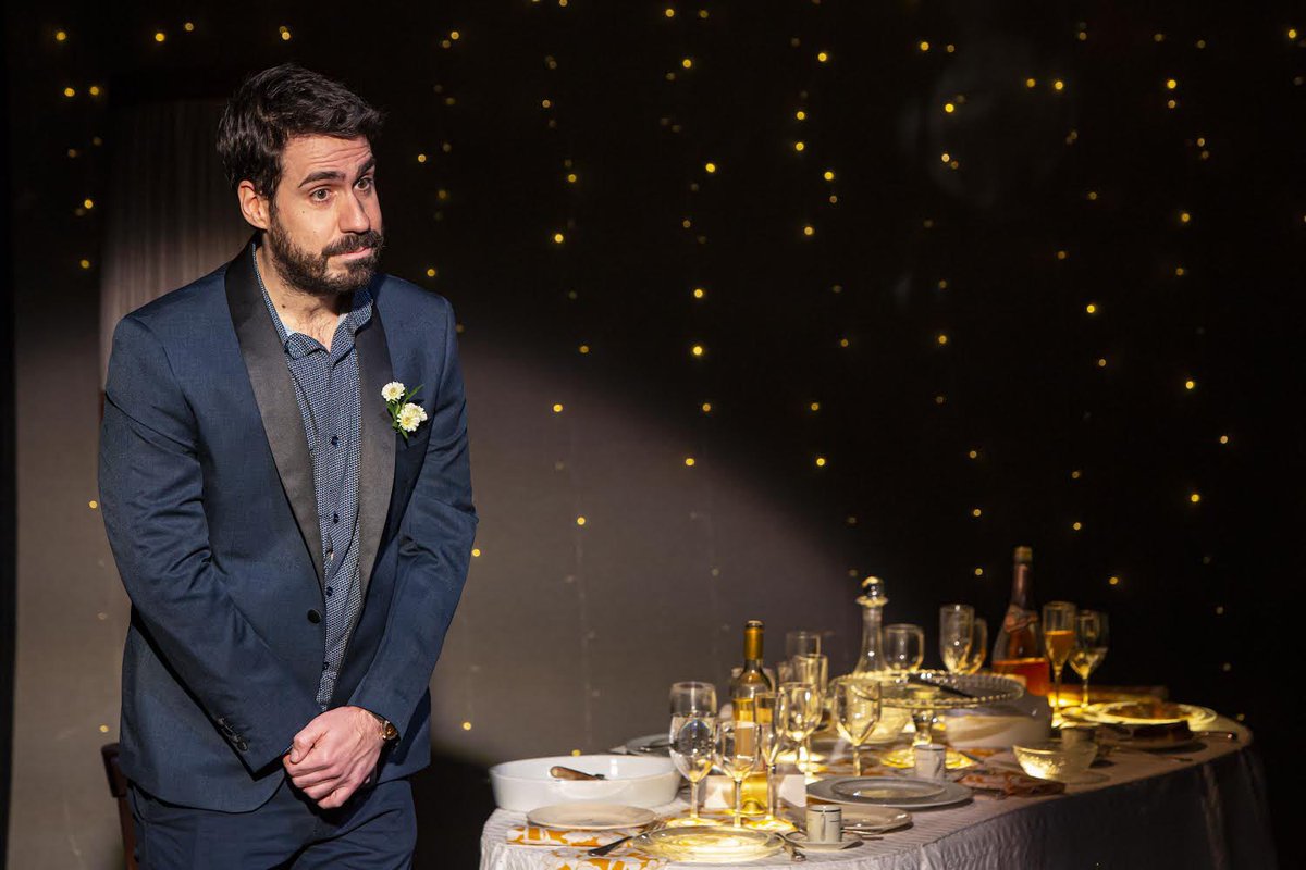 😮 Il ne reste plus que 25 représentations de Le Discours au Théâtre Michel !! <a href="/simonastierHC/">Simon Astier</a> 
😳 Vite vite vite, on bloque une date et on réserve sa place !
💥En ce moment, les places sont à-40% sur notre billetterie en ligne.💥
🎟 : theatre-michel.fr/Spectacles/le-…

<a href="/ProductionRobin/">RobinProduction</a>